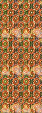 Altın kaplamalı kahverengi zemin. Lüks mobilyalar. Klasik mobilya tarzı. Küçük bir alan derinliği. Patina. Kahverengi renkli ve altın elementli desen. Oyma. Kusursuz ahşap oymacılığı.