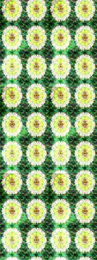 Doodle tarzı. Yeşil ve nötr renklerde çiçekler. Tekstil ve kapak tasarımı için mükemmel. Renkli yeşil ve nötr çizim kalıbı. Elle çizilmiş sonbahar çiçeği deseni..