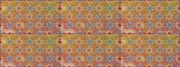 Çiçeksel elementlerle süslenmiş zarif raster dokusu. Kahverengi ve bej renklerde parlak çiçekli, soyut, pürüzsüz desen. Küçük çiçekte şirin bir çiçek deseni var..