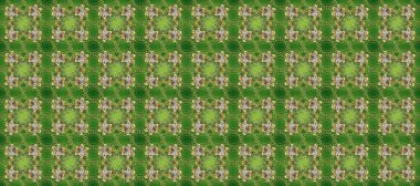 Klasik raster sarısı, kusursuz desen. Çiçek süsü kumaş deseni, cam, çiçek desenli metal yeşil, nötr ve bej renklerinde altın elementlerle.