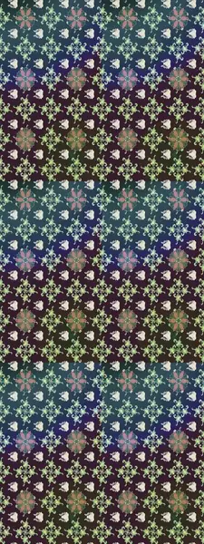 Raster illüstrasyonu. Raster çiçekleri klasik tarzda çizilmiş. Yumuşak, bahar çiçekleri mor renklerde. Çiçekli yumuşak çizim deseni.