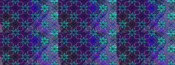 Mor ve mavi renkte çiçekler. Tropik çiçekler. Gömlek çizimi Arkaplan Deseni.