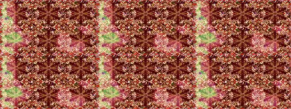 Doku arka planında altın duvar kâğıdı. Barok tarzında altın çiçekli süs. Damask kusursuz yinelenen arkaplan. Kahverengi renklerde altın element.