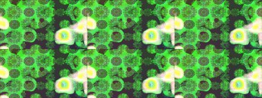 Çok yeşil ve gri zarif küçük çiçekler ve yeşil ve gri renkli komik böcekler, raster desen, illüstrasyon.