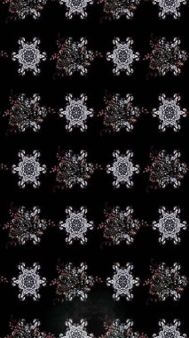 Eskiz modeli etnik tasarım. Çiçekleri, deniz kabukları, mandalaları ve suluboya efektleriyle donanma geçmişi. Yatak çarşafları, ceket, paket tasarımı, kumaş ve moda kavramları için tekstil baskısı.