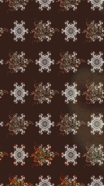 Çizim çiçek deseni duvar kağıdı, web sitesi arka planı, ambalaj kağıdı, davetiye, broşür, afiş veya web sitesi için kullanılabilir. El çizimi Raster çizimi. Parlak elementlerin.