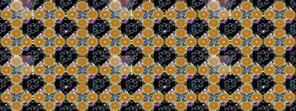 Eski usul. Kumaş, tekstil, duvar kağıdı baskısı için. Eskiz geçmişi. Renkli desenli eskiz deseni, siyah çiçekler ve dekoratif elementlerle. Raster illüstrasyonu.