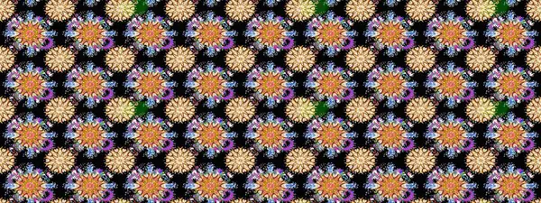 Çiçekli ipek eşarp. El çizimi çiçek unsurları olan soyut, dikişsiz raster deseni. 1950-1960 motifleri. Retro tekstil tasarım koleksiyonu. Siyah ve bej üzerine siyah ve bej.