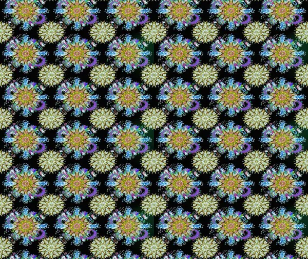 Tekstil ve kapak tasarımı için mükemmel. Siyah ve nötr renklerde çiçekler. Renkli siyah ve nötr çizim kalıbı. Elle çizilmiş sonbahar çiçeği deseni. Doodle tarzı.