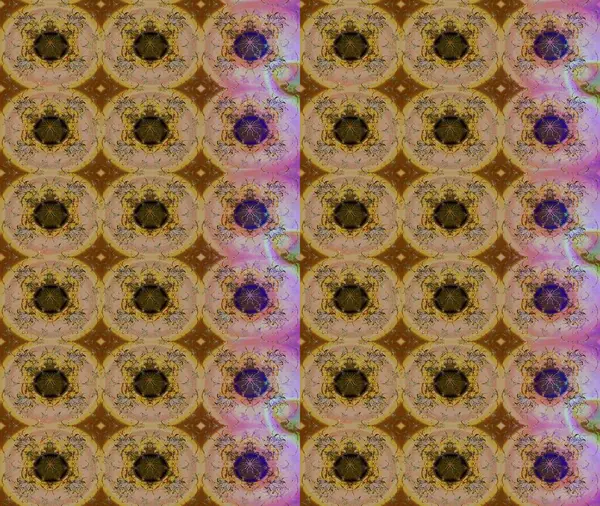 Küçük çiçekte hoş bir çiçek deseni var. Kahverengi renkler ve parlak çiçekler üzerine soyut çizim deseni. Çiçek elementli zarif raster dokusu..