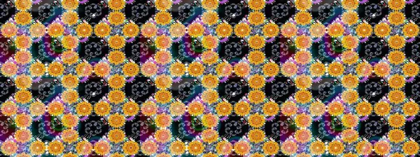 Raster illüstrasyonu. Tekstil veya kitap kapakları, imalat, duvar kağıtları, baskı, hediye paketi ve yapıştırma kitabı için çiçek eskizi geçmişi. Küçük ölçekli çiçeklerdeki basit sevimli desen.