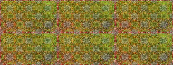 Çiçekli karalama şeklinde Raster çiçek deseni. Nazik, narin çiçek arkaplanı. Yeşil ve kahverengi renkte çiçekler.