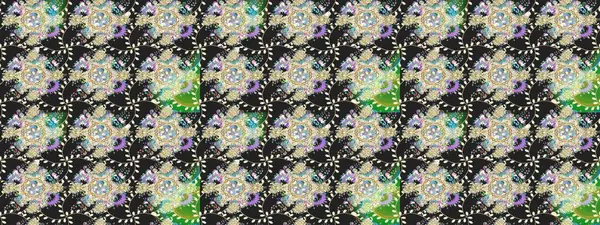 Tekstil, kumaş, ambalaj, hatıra defteri için hoş bir çiçek arkaplanı. Elle çizilmiş çiçek desenli Raster çizimi. Gri arka planda. Çocuksu tasarım.