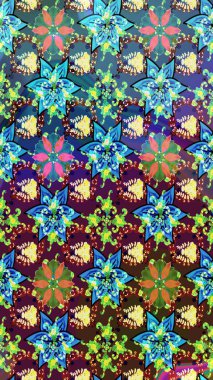 Üst manzara, yumuşak stil. Sevgililer günü ve tebrik kartı konsepti için şık bir davetiye. Çiçek kompozisyonu, el boyası, hassas şablon. Mavi ve mor renkte manzaralı çiçek deseni.