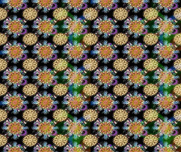 Kumaş desenli papatya çiçeği detayı. Siyah renkte çiçekler.