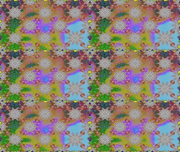 Küçük çiçekte güzel bir desen. Çiçekli bahar çiçekleri. Küçük renkli çiçekler. Moda baskıları için zarif bir şablon. Motley illüstrasyonu.