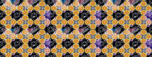 Sarı arka planda. Çocuksu tasarım. Tekstil, kumaş, ambalaj, hatıra defteri için hoş bir çiçek arkaplanı. Elle çizilmiş karalama çiçekleri ile Raster çizim deseni.