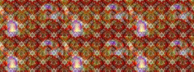 Çiçeksel çizim kalıbının yansıması. Vadinin çiçekleri kahverengi, kırmızı ve bej renklerinde.