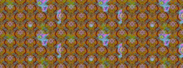 Küçük çiçekteki sevimli çiçek deseni. Çiçekler kahverengi, kırmızı ve yeşil renklerde.