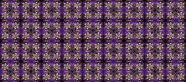 Kusursuz ahşap oyma. Oyma. Mor, kahverengi ve gri arkaplan, altın kaplamalı. Altın elementli desen. Klasik mobilya tarzı. Küçük bir alan derinliği. Lüks mobilyalar. Patina..