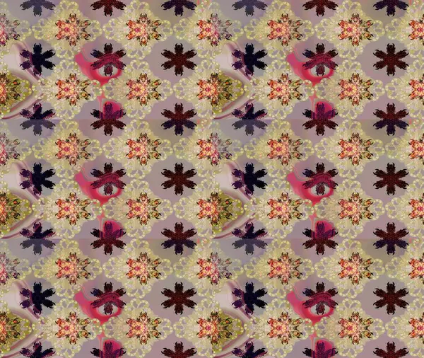 Kumaş desenli papatya çiçeği detayı. Çiçekler bej ve nötr renklerde.