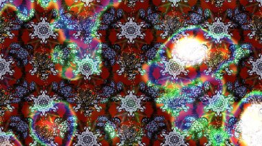 Parlak arkaplanda çiçek kompozisyonu olan suluboya desenleri çiz, ambalajlar, duvar kağıtları, kartpostallar, tebrik kartları, düğün davetiyeleri, romantik etkinlikler vs..