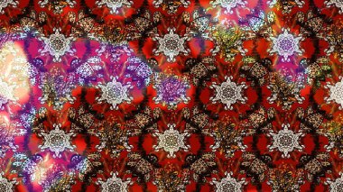 Parlak çiçekli renkler üzerine soyut çizim deseni. Çiçeksel elementlerle süslenmiş zarif raster dokusu. Küçük çiçekte şirin bir çiçek deseni var..