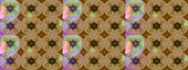 Kahverengi ve bej renkli çiçeklerle çizilmiş çiçek deseni. Suluboya tarzında kahverengi ve bej renkte çiçekler.