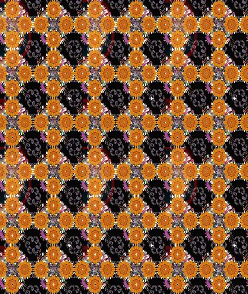 Turuncu renkli parlak çiçekli halı deseni..