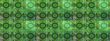Klasik raster sarısı, kusursuz desen. Çiçek süsü kumaş deseni, cam, çiçek desenli metal altın elementli yeşil renkte.