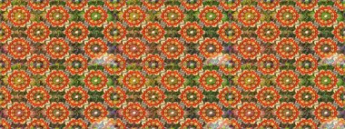 Arkaplan, kumaş, altın duvar kağıdı. Raster altın pürüzsüz desen. Düz elle çizilmiş klasik koleksiyon. Altın elementlerle kahverengi renklerde altın desen.