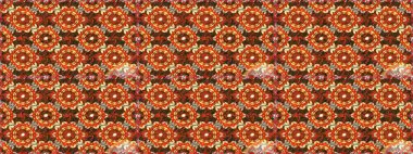 Kahverengi renklerde ve altın elementlerle geleneksel altın sarısı desen. Barok tarzında kusursuz bir doğulu süsü..