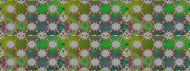 Renkli grunge, koyu yeşil ve gri çiçeklerle soyut bir arka plan oluşturur. İşlemeli çiçekli, dikişsiz desen. İzler, kumaş, duvar kağıtları, tekstil için raster dokusu.