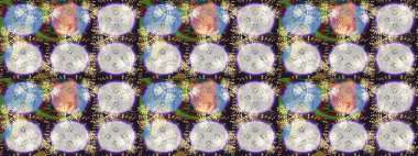 Tarafsız renklerde parlak çiçekli halı eşkali..