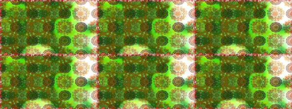 Parlak çiçekli kolaj çiçekleri yeşil ve kahverengi. Çiçek tasarımı için inanılmaz bir kolaj cenneti tarzı. Çiçekli zambaklar dikişsiz arkaplan.