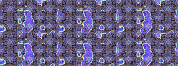 Şirin çiçekli, desenli, mor renkli bir eskiz deseni. Tekstil için suluboya eskiz deseni. El çizimi çiçek çizimi deseni (fayans)).