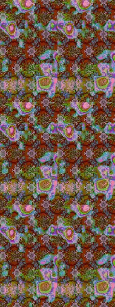 Küçük çiçekte güzel bir desen. Küçük renkli çiçekler. Robot resim. Çiçekli bahar çiçekleri. Motley illüstrasyonu. Moda baskıları için zarif bir şablon.