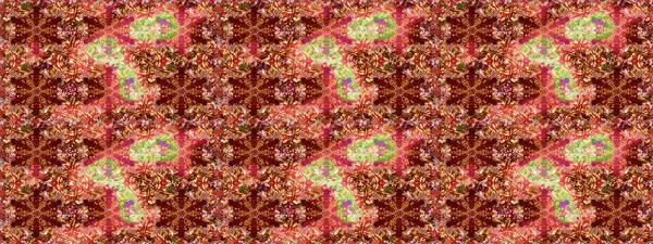 Şam, tasarım için kusursuz desen. Kırmızı renklerde, altın elementli, pürüzsüz desen.