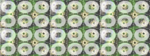 Yeşil, gri ve nötr renklerde Arapça dekor. Duvar kâğıdı için altın süslü bir illüstrasyon. Çiçek süslemeli Raster eskiz deseni. Doğu tarzında klasik tasarım öğesi. Süslü dantel iz sürücü.