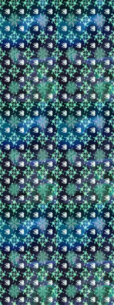 Raster çiçek desenleri çiziyor. Vadinin mavi renkli çiçekleri.