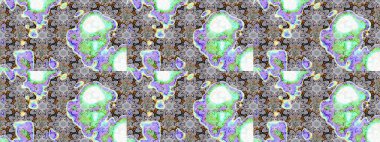 Tarafsız renklerde parlak çiçekli halı eşkali..