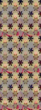 Çiçeksel çizim kalıbının yansıması. Vadinin bej renkli çiçekleri.