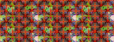 Kırmızı ve kahverengi renkte çiçeklerle çizilmiş çiçek deseni. Suluboya tarzında kırmızı ve kahverengi renkte çiçekler.