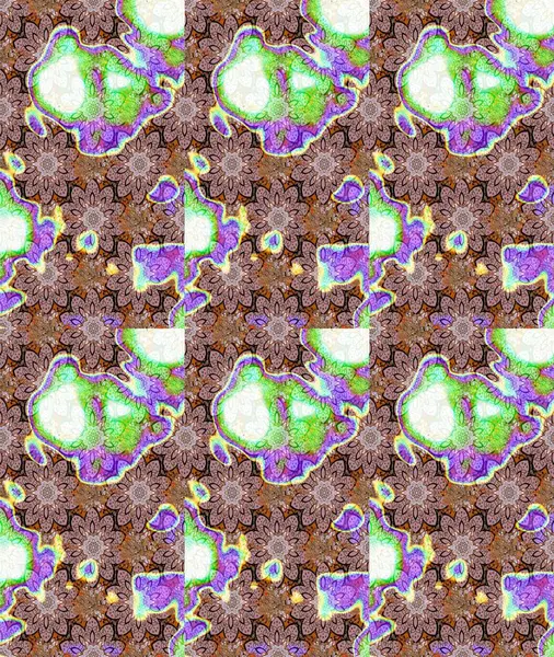 Üzerinde gelincikler ve vadi zambakları olan renkli çiçek desenli nakış deseni. Tekstil tasarımı için doğal renklerde geleneksel halk çiçekleri buketi.