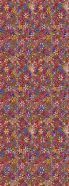 Kahverengi ve pembe renklerde parlak çiçekli halı deseni.