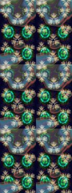 Halk tarzı. Parlak renkli çiçekleri ve mavi yaprakları olan harika bir çiçek deseni. Modern çiçek arkaplanı. Moda baskıları için zarif bir şablon.