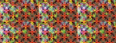 Kırmızı ve siyah renkte çiçekler. Kumaş desenli papatya çiçekleri ayrıntıları.