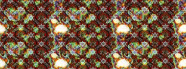 Kumaş desenli papatya çiçeği detayı. Kahverengi ve kırmızı renkte çiçekler.