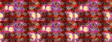 Çiçeksel çizim kalıbının yansıması. Vadinin çiçekleri kahverengi ve kırmızı renklerde.