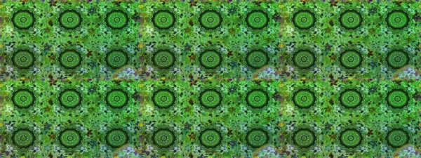 Raster geleneksel oryantasyon süsü. Yeşil ve gri renklerdeki altın desenli altın elementler. Kusursuz klasik altın desen.